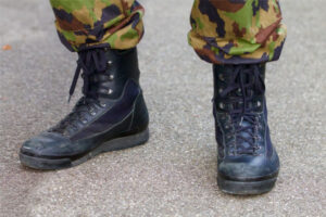 combat hiking boots