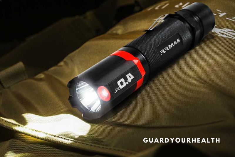 How to Use a Tactical Flashlight When You're Unarmed