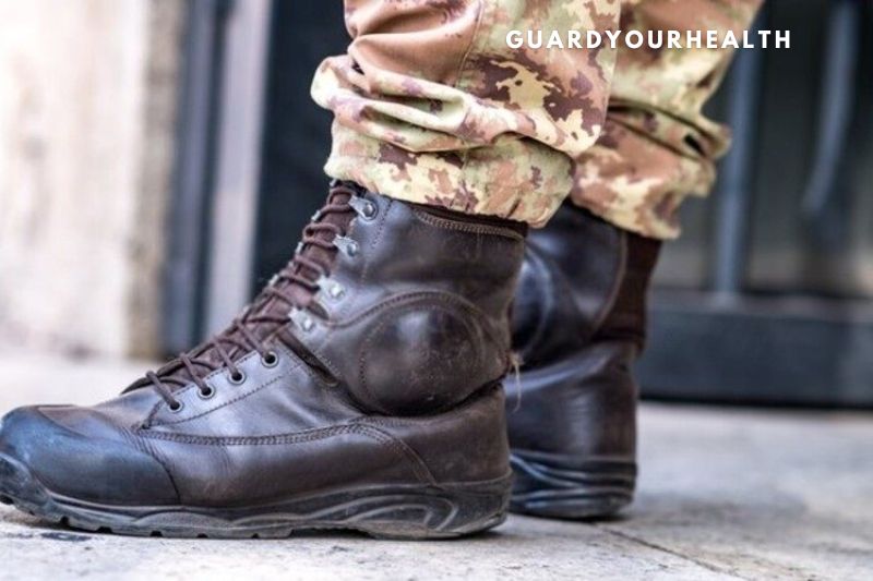 How Does the Military Tuck Their Pants Into Their Boots